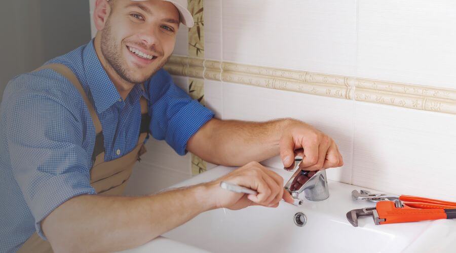 Expert burst pipe repair services in Williamsville, IL